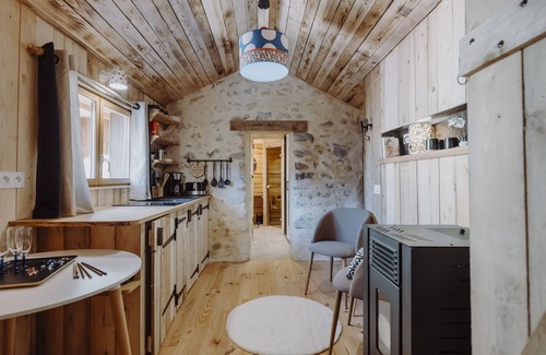 Gap Cottage | Gîte-Honeymoon-Ensuite with Bath-Courtyard view-Gîte sauna à la ferme