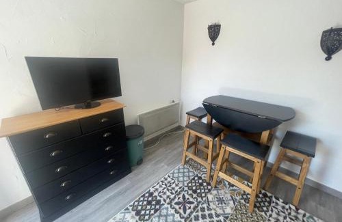 Lespignan Apartment | Gîte indépendant l'Orchidée