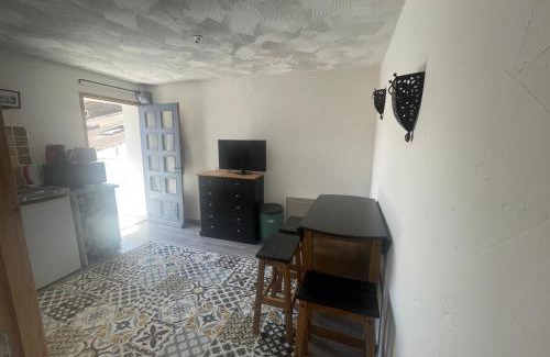 Lespignan Apartment | Gîte indépendant l'Orchidée
