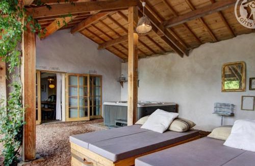 Saint-Germain-Lespinasse House | Gîte isolé avec piscine chauffée, spa, sauna et étang privé à 15 km de Roanne - FR-1-496-6