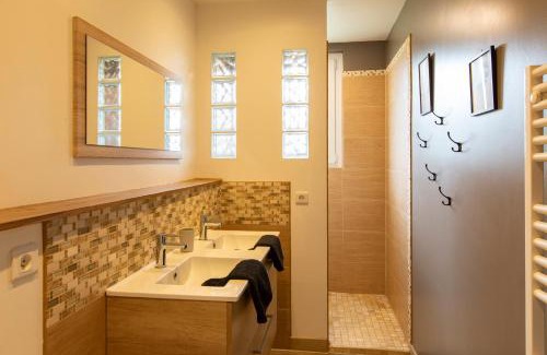 Beynat Apartment | Gîte Jean Scafer, Piscine chauffée, Wifi, Salle de jeux, Animaux de la ferme