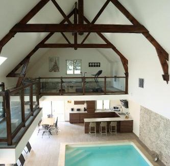 Montainville House | Gîte Jet d'eau avec piscine intérieure 30 minutes Versailles