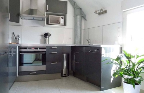 Saint-Georges-sur-Cher Apartment | Gîte * L'Aérostier 5 p, bright and comfortable
