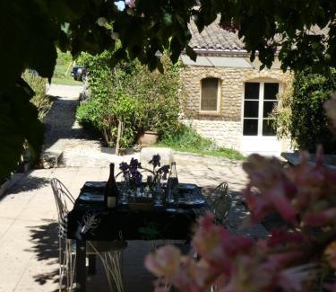 Valensole Bed & Breakfast | Gîte L'auguste Maison d'Hôtes