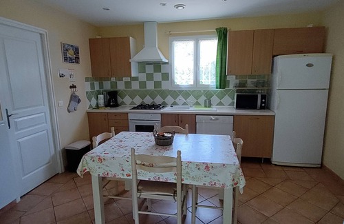 Escouloubre-les-bains Cottage | Gîte L'Avelinier at Bélesta in Ariège 09300
