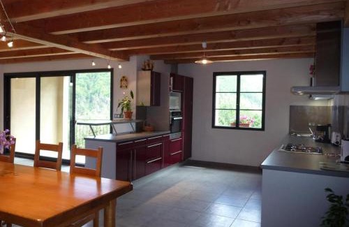 Mont Lozere et Goulet House | Gîte L'Hirondelle, 2/4 personnes à Oultet