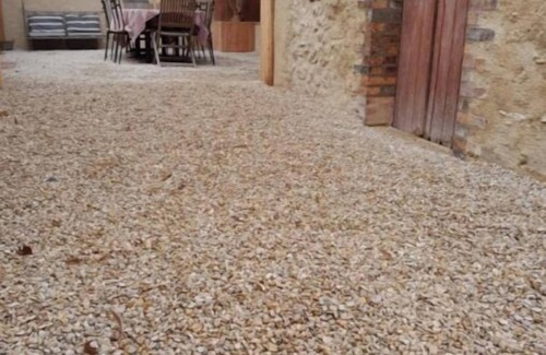 Veaugues House | "Gîte La Maison Family" beautiful garden near sancerre ideal for families