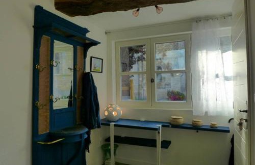 Le Malzieu-Ville House | Gîte La Maison Toute de Travers