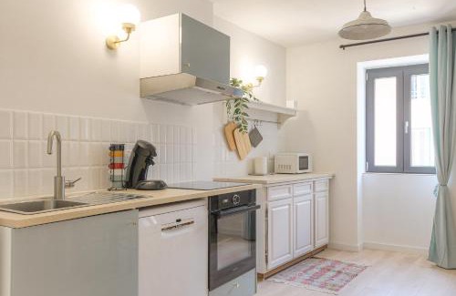 Lagnieu House | Gîte La Terrasse, 4 chambres, 10 pers, Centre Ville