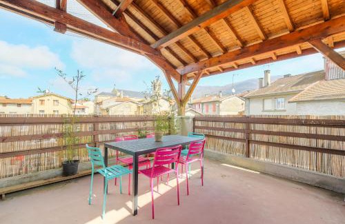 Lagnieu House | Gîte La Terrasse, 4 chambres, 10 pers, Centre Ville