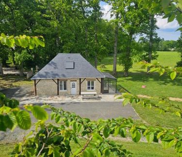 Barbeville House | Gîte le bûcher du château