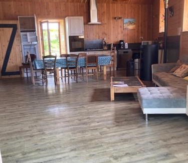 Tence House | Gîte Le chant des mésanges avec 3 chambres