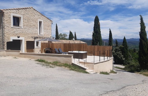 Crestet House | Gîte Le Colombier