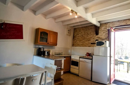 Fajoles Apartment | Gîte "Le coquelicot" (full accommodation). Les prinquieres.