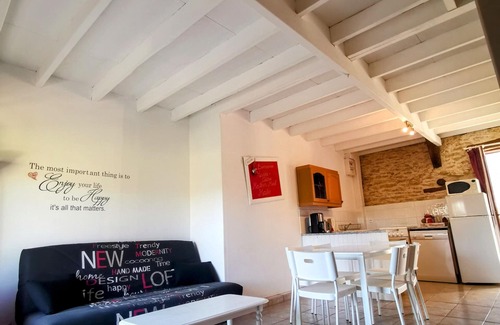 Fajoles Apartment | Gîte "Le coquelicot" (full accommodation). Les prinquieres.