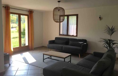 Saint-Vincent-les-Forts House | Gîte « Le Faucon pèlerin » Vue magnifique au calme