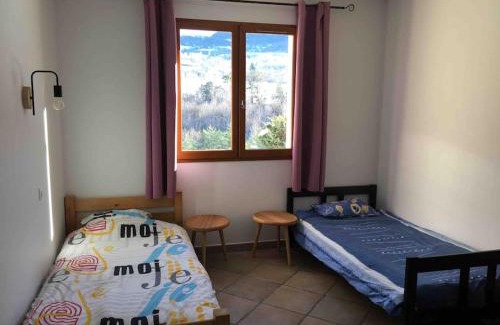 Saint-Vincent-les-Forts House | Gîte « Le Faucon pèlerin » Vue magnifique au calme