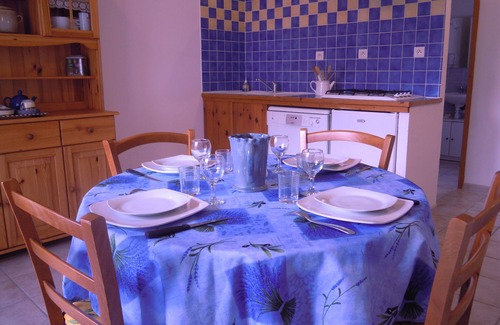 Saint-Remeze House | Gîte Le Garrus, garden, swimming pool, close to the Gorges de l'Ardèche