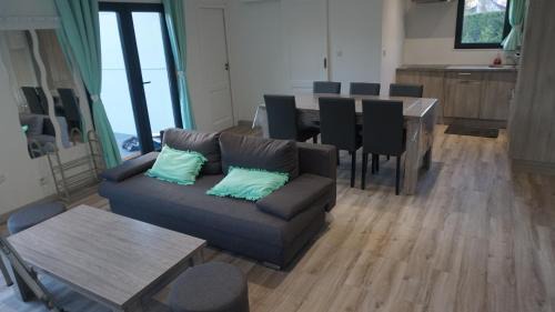 Poix-Terron House | Gîte Le Pixien D 4 à 6 personnes 15 min Charleville
