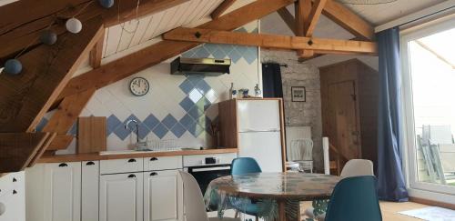 Alleyrac Apartment | Gîte Le Roman d'Alleyrac (ciel bleu)