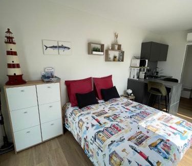 Poulgoazec Apartment | Gîte les Hirondelles