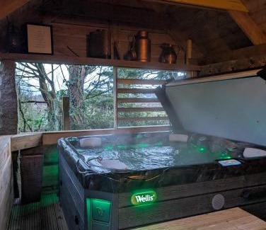 Plouvorn House | Gîte Les Hortensias Les Jardins de Kerellec 20min de la mer jacuzzi et terrasse