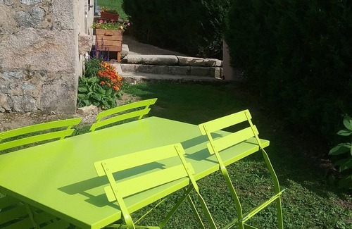 Saint-Brisson House | Gîte les petites fourches, Burgundy, Morvan Park. Rated 3 stars.