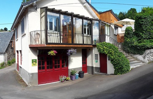 Orcival House | Gîte Les Planchettes