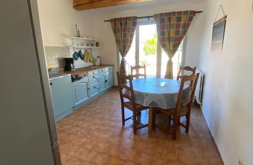 Aureille House | Gîte Lou Gardian