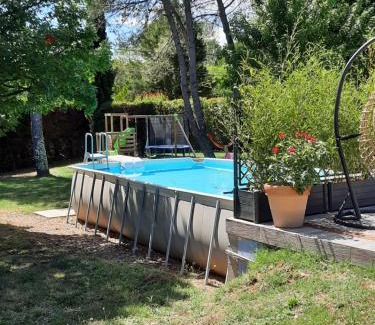 Saint-Julien-de-Cassagnas Apartment | Gîte Ma Vie Là 3 étoiles, jacuzzi, animaux acceptés