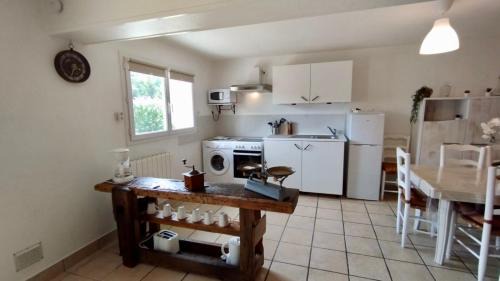 Saint-Julien-de-Chedon House | gîte Maison entière 6 personnes