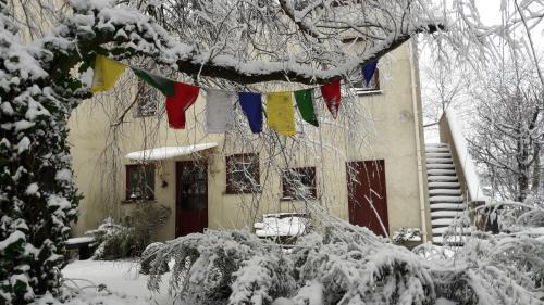 Daussois Apartment | Gîte Montrias