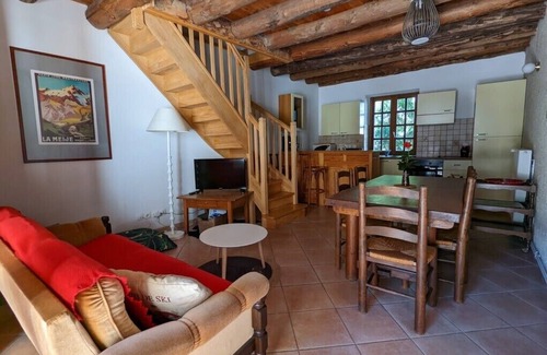 Villar-d'Arene Apartment | Gîte Neige Cordier - Villar d'Arène center, 2 bedrooms and large terrace