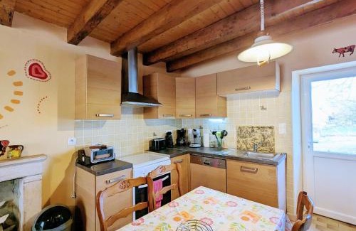 Saint-Hilaire-sur-Benaize House | Gîte paisible avec cour privée, proche Parc Naturel de la Brenne, idéal pour séjour déconnecté - FR-1-591-575