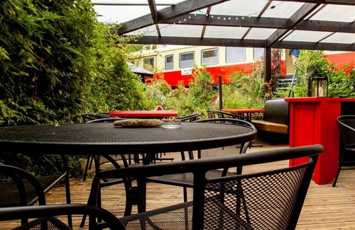 Lanester Apartment | Gîte Picasso Apartment sleeps 6