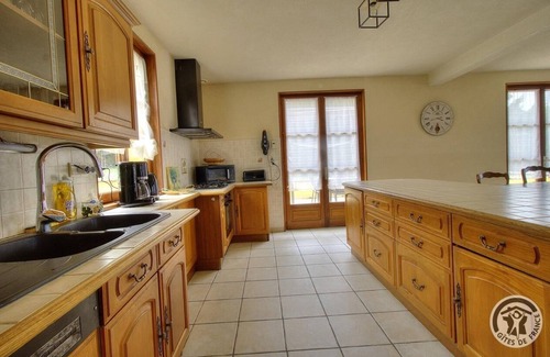 Saint-Germain-Nuelles House | Gîte Plein Soleil - Saint-germain-nuelles