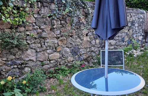 Vals-les-Bains Apartment | Gîte Plein Soleil -Calissoun- Service+