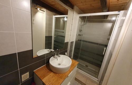 Les Champs-Geraux House | Gîte Pomme - Les Gîtes de la Lohuas