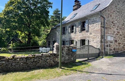 Le Claux Villa | Gîte pour 9 personnes avec jardin à proximité du Puy Mary