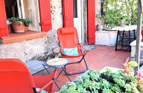 Lignairolles Cottage | Gîte private terrace, swimming pool, nature