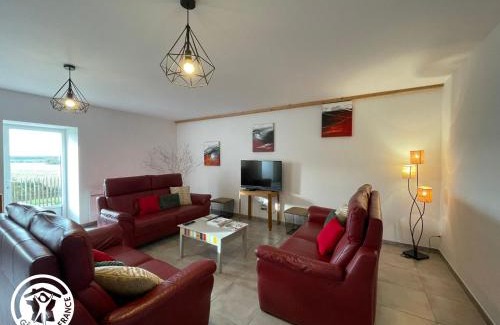 Le Bernard House | Gîte rénové avec jardin clos, proche plages, Wifi, parking pour voiture électrique - FR-1-426-164