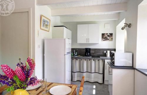 La Chapelle-en-Lafaye Apartment | Gîte rénové en pierres au cœur du Haut Forez avec terrasse et randonnées à proximité - FR-1-496-59