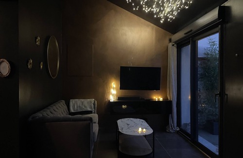 Pacy-sur-Eure House | Gîte Romantique Avec SPA et Accessoires Coquins