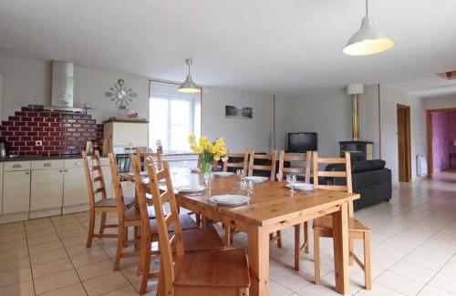Landisacq House | Gîte rural avec jardin, 5 chambres, équipements inclus, idéal pour vacances nature et randonnées - FR-1-497-167