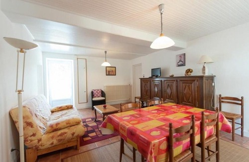 Saint-Urbain House | Gîte Saint-Urbain, 3 pièces, 4 personnes - FR-1-426-297