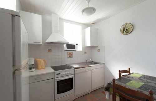 Saint-Urbain House | Gîte Saint-Urbain, 3 pièces, 4 personnes - FR-1-426-297
