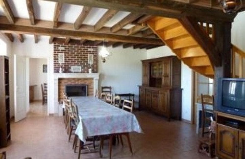 Chaufour-Notre-Dame House | Gîte spacieux et paisible près du Mans avec grand terrain, 15 couchages, ping-pong et WIFI - FR-1-410-178