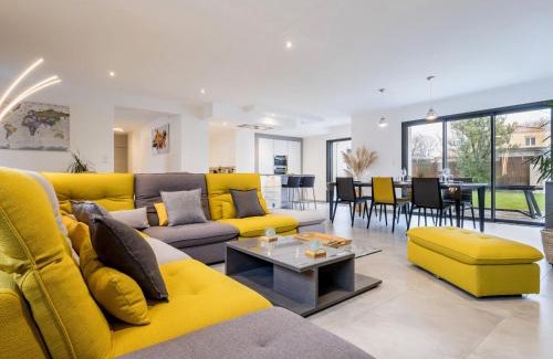La Haie-Fouassiere House | Gîte spacieux avec jardin, spa, babyfoot et parking privé - FR-1-306-1292