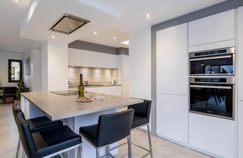 La Haie-Fouassiere House | Gîte spacieux avec jardin, spa, babyfoot et parking privé - FR-1-306-1292