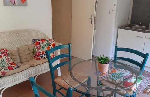 Colombiers Apartment | Gîte Tout Confort au Calme Terrasse Jardin Parking Proche Canal du Midi